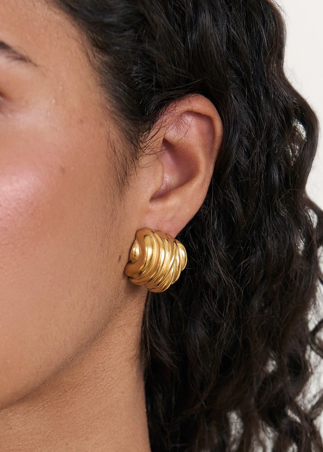 Pendientes Bromelia oro